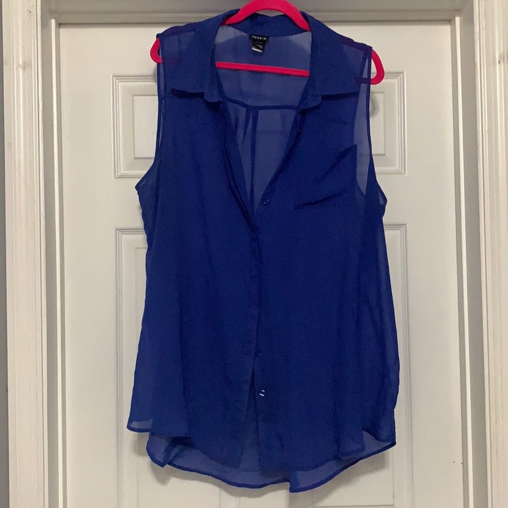 Sleeveless blue button down